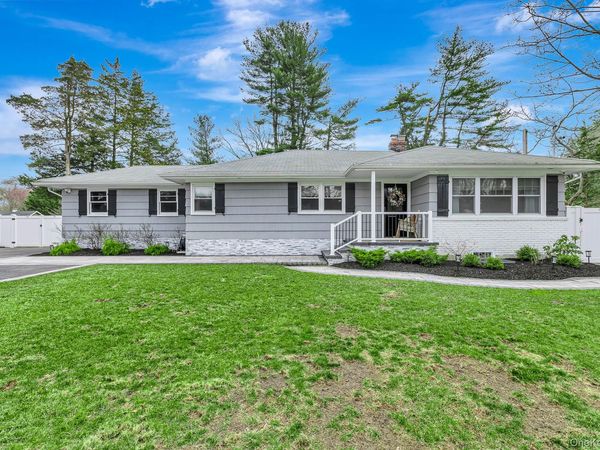 14 Ursular Court, Smithtown, NY 11787