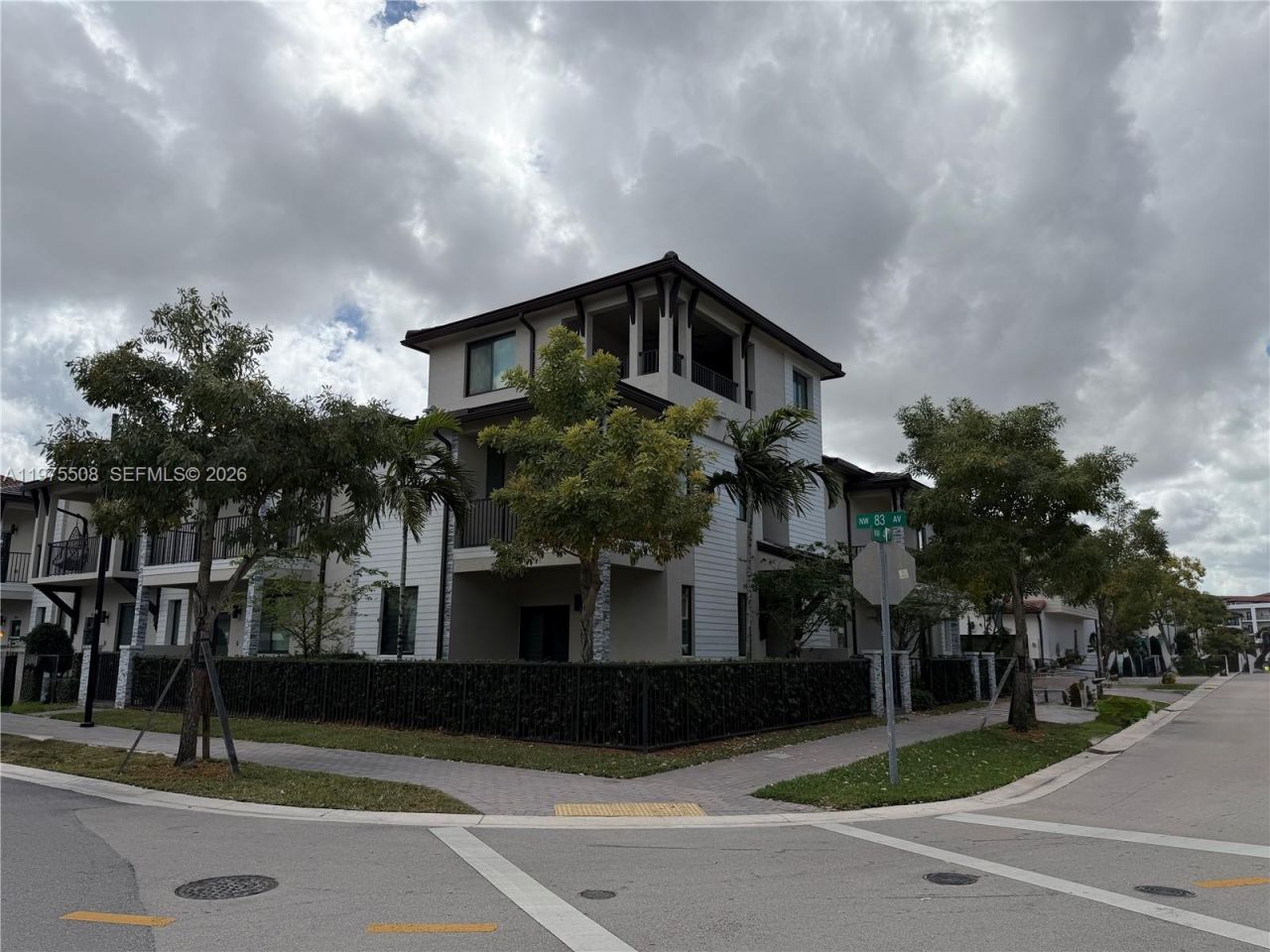 8304 NW 49th St, Doral, FL 33166 Photo