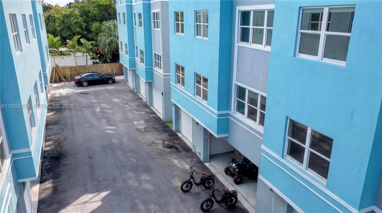 824 SE 12th Ct, Unit 856, Fort Lauderdale, FL 33316 Photo