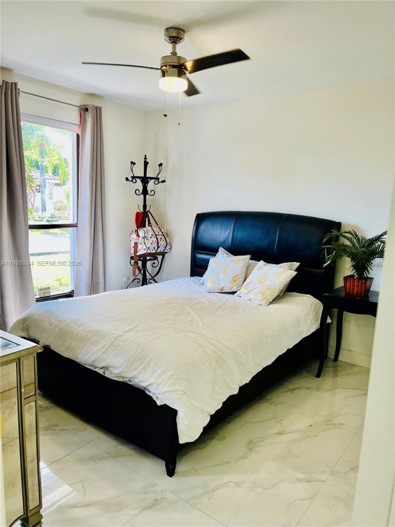 6201 Portsmouth Ln , Davie, FL 33331 Photo