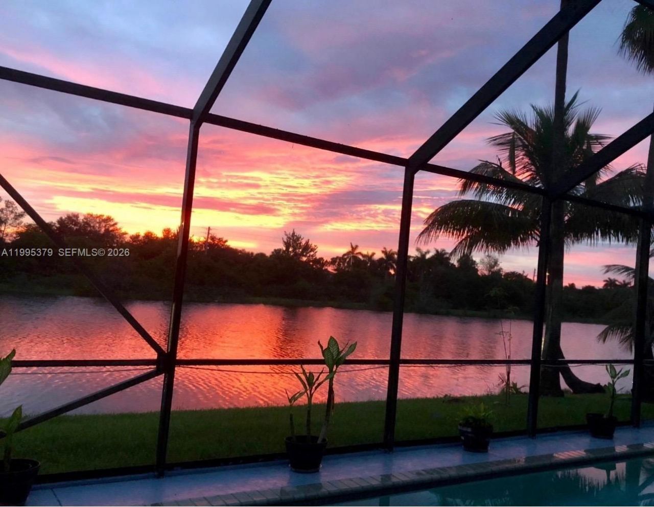 2386 SW 183rd Ter , Miramar, FL 33029 Photo