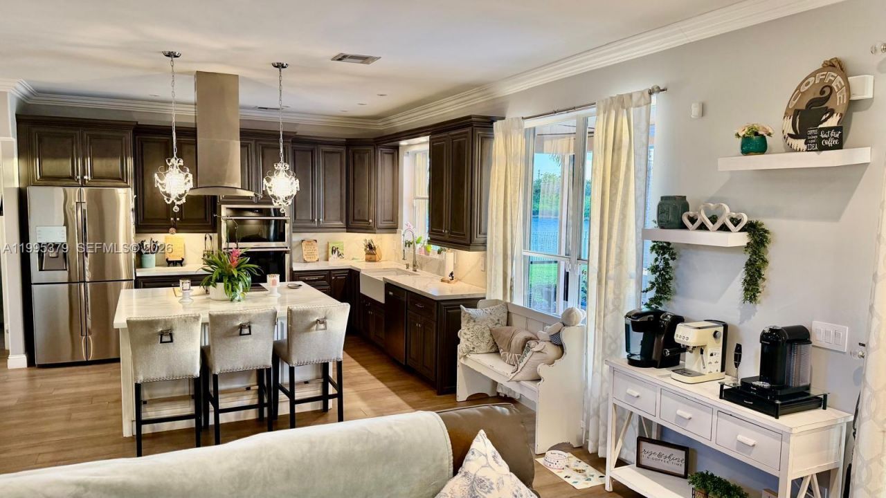 2386 SW 183rd Ter , Miramar, FL 33029 Photo