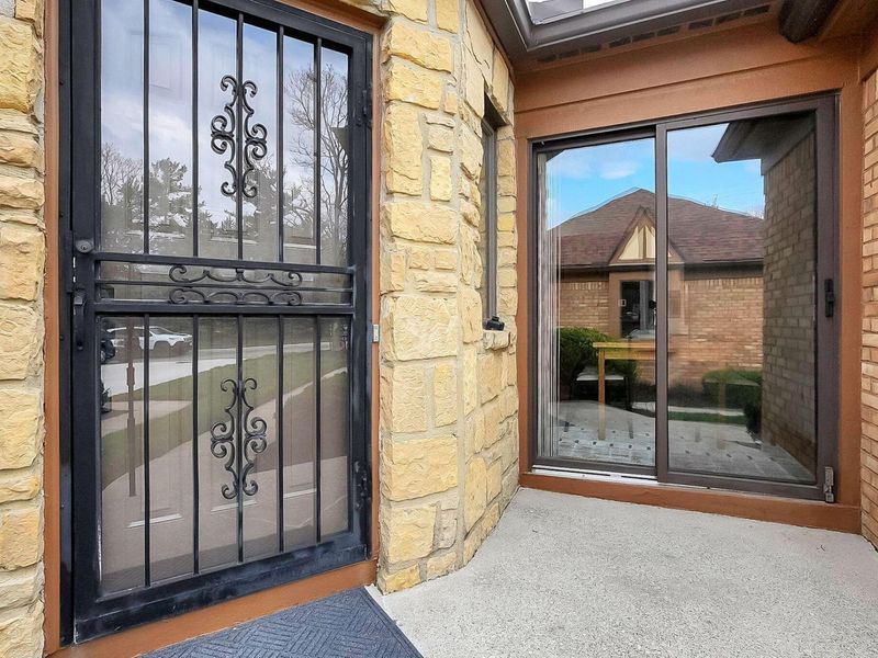 3309 Mansion Way, Unit 7, Columbus, OH 43221 Photo 2