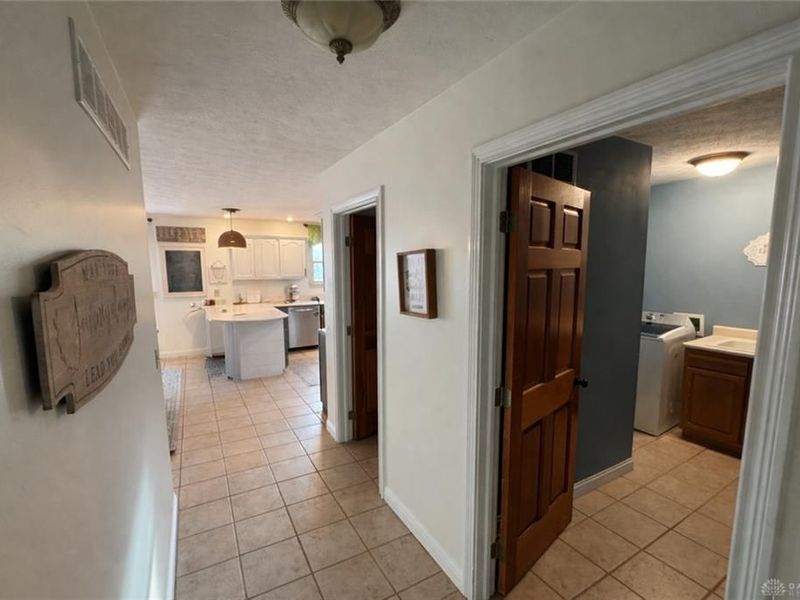 930 Oak Hill Court, Troy, OH 45373 Photo 10