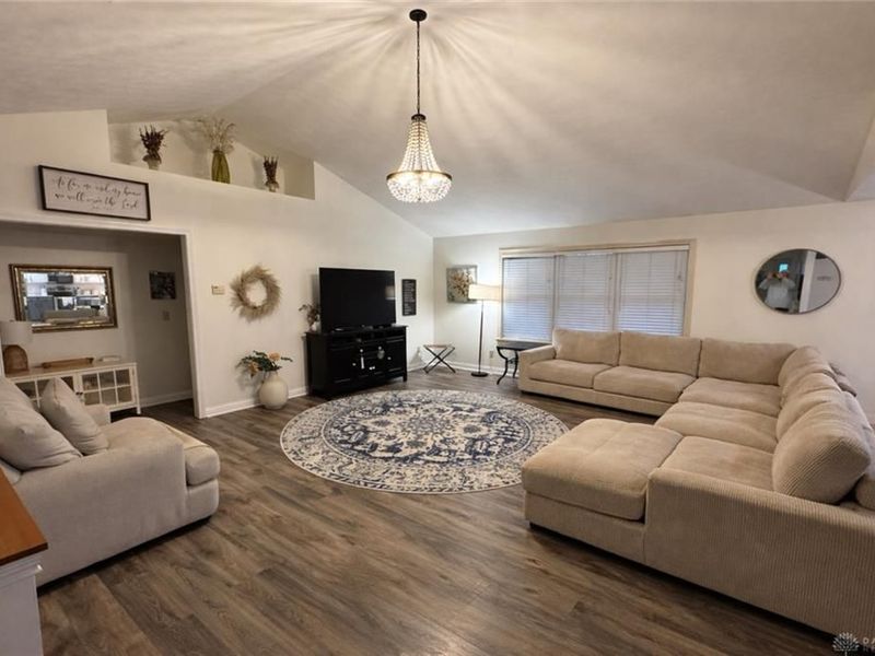 930 Oak Hill Court, Troy, OH 45373 Photo 4