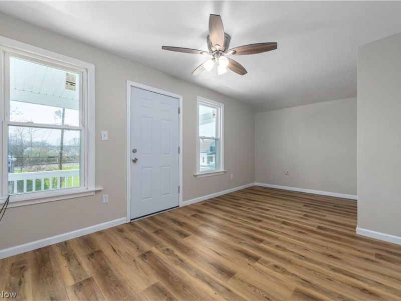 828 W 11th Street, Lorain, OH 44052 Photo 13