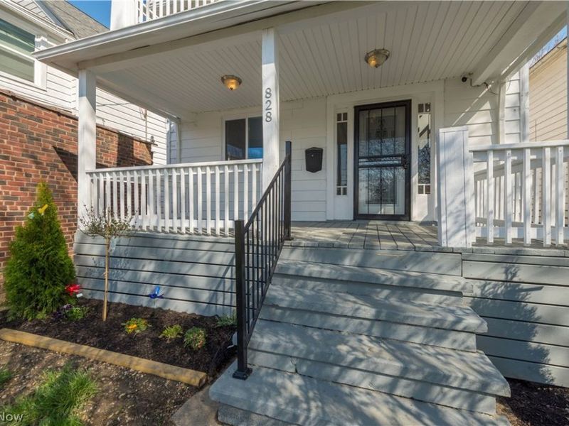 828 W 11th Street, Lorain, OH 44052 Photo 3