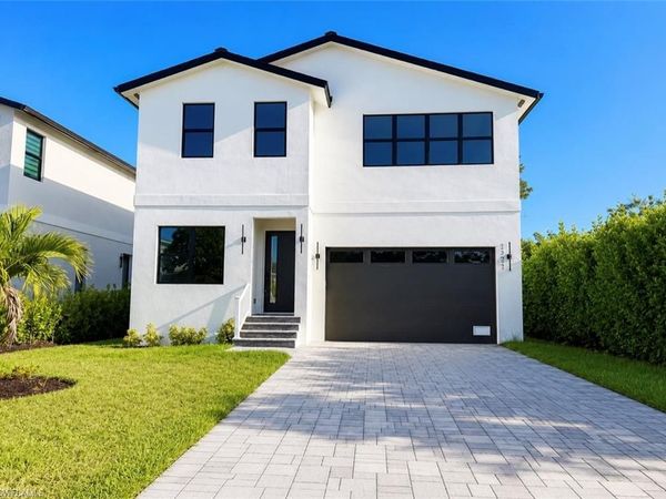 2727 Van Buren AVE, NAPLES, FL 34112