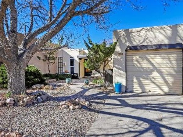 3256 Calle De Molina , Santa Fe, NM 87507