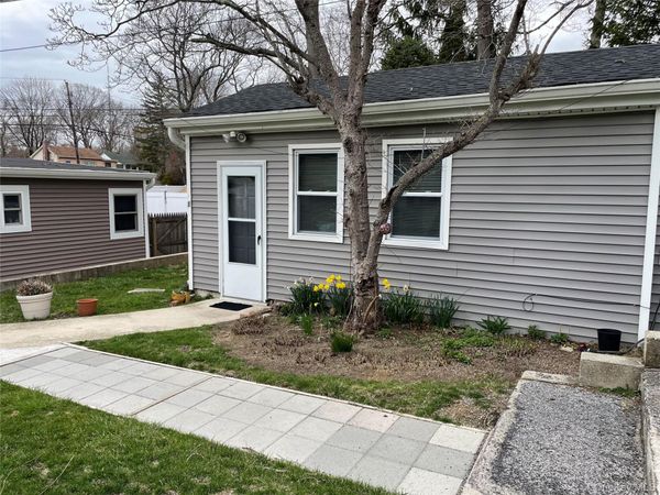 107 Berkshire Drive , Farmingville, NY 11738