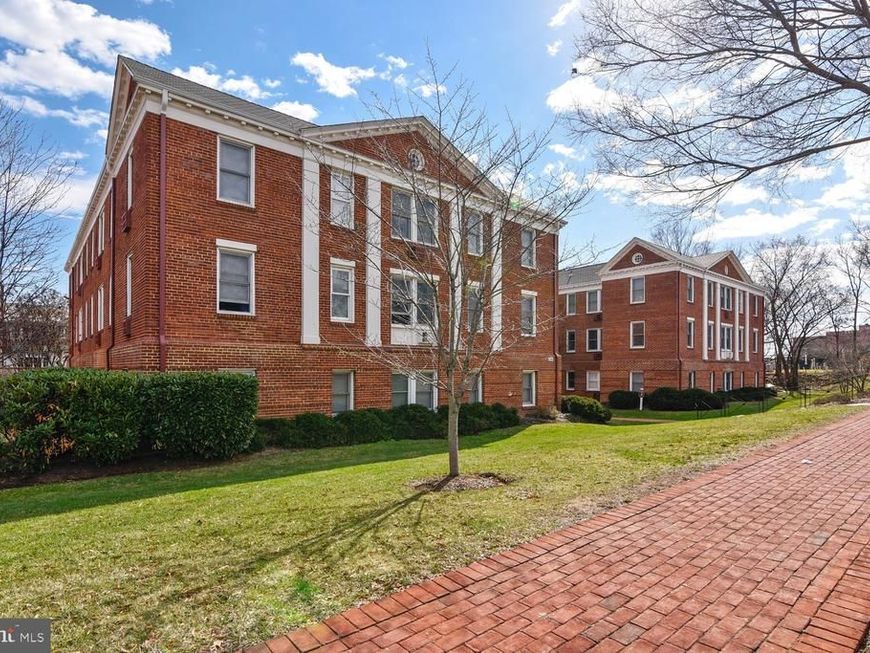 820 S Washington Street, Unit B, Alexandria, VA 22314 Main Photo