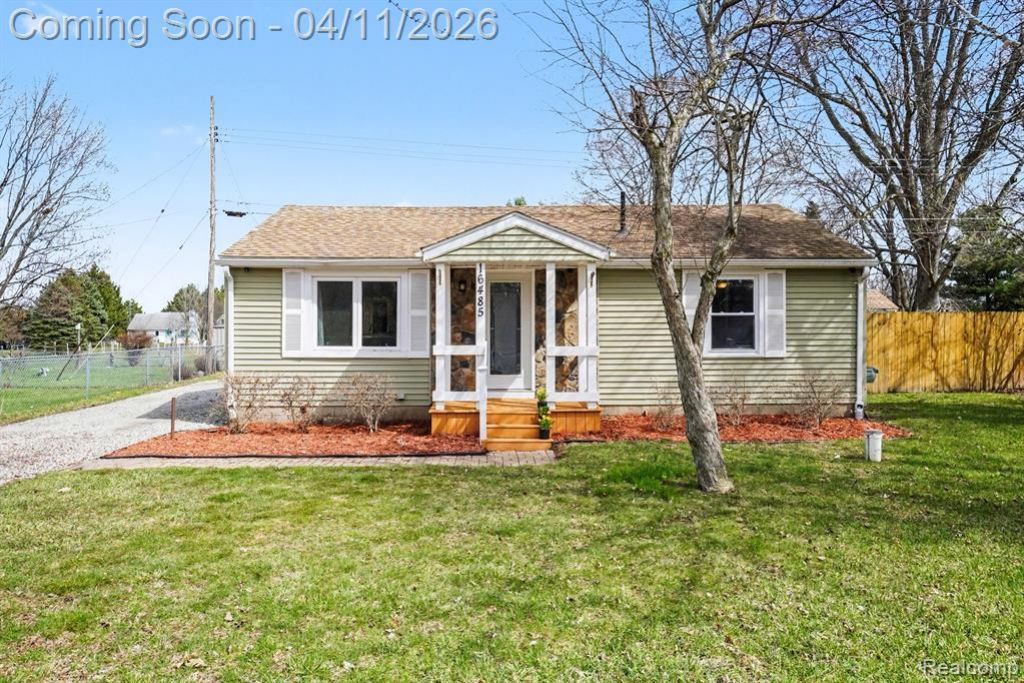 16485 Jennings Road, Fenton, MI 48430 Main Photo