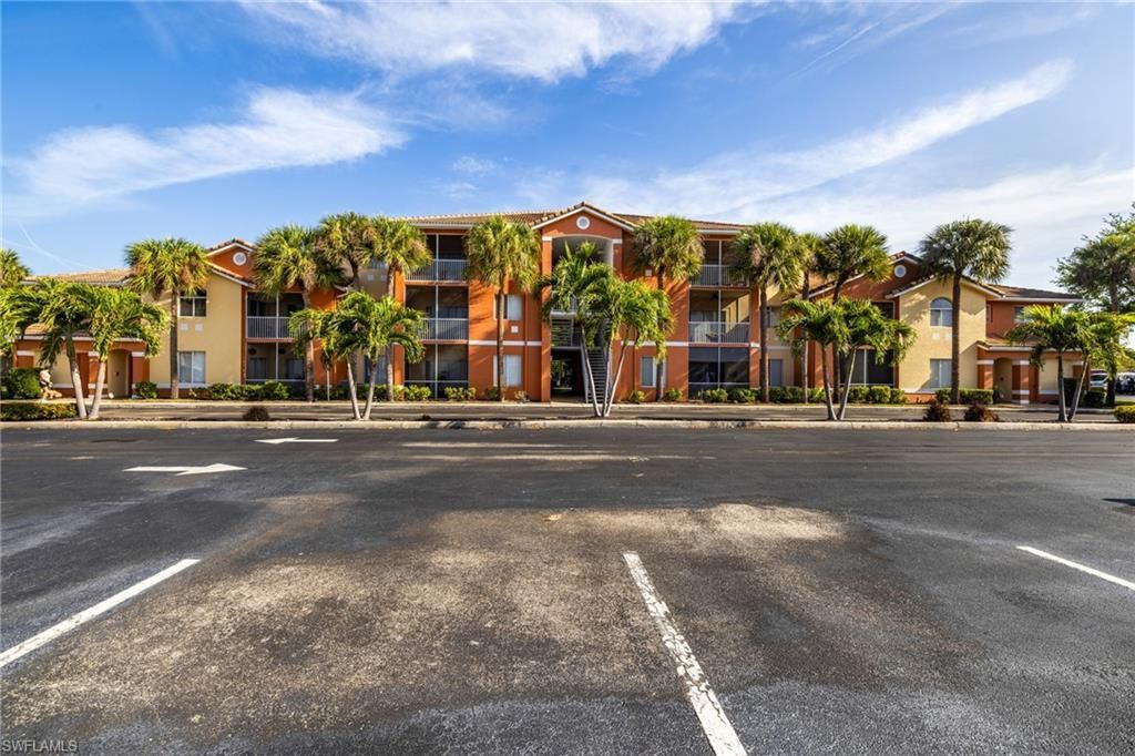 6361 Aragon Way, Unit 303, Fort Myers, FL 33966 Photo