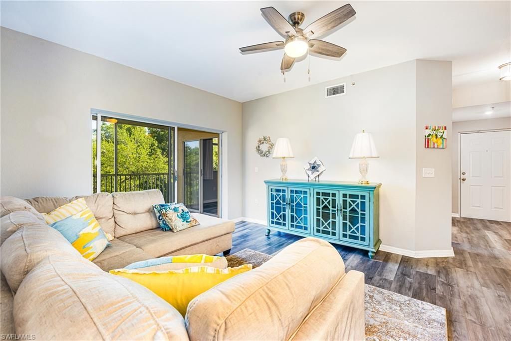 6361 Aragon Way, Unit 303, Fort Myers, FL 33966 Photo