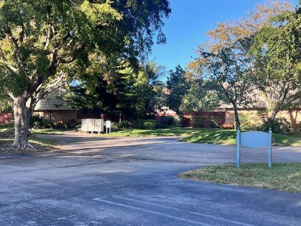 1700 Embassy Drive, West Palm Beach, FL 33401