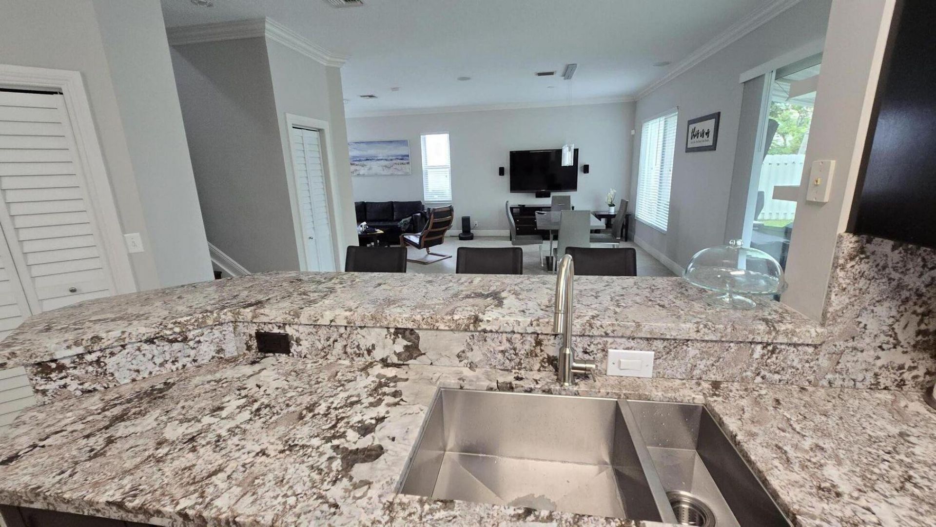 6878 NW 33rd Street, Margate, FL 33063 Photo