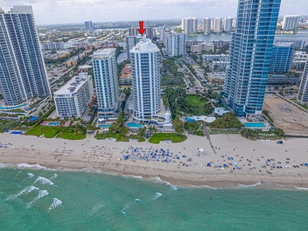210 174th Street, Unit 1110, Sunny Isles Beach, FL 33160