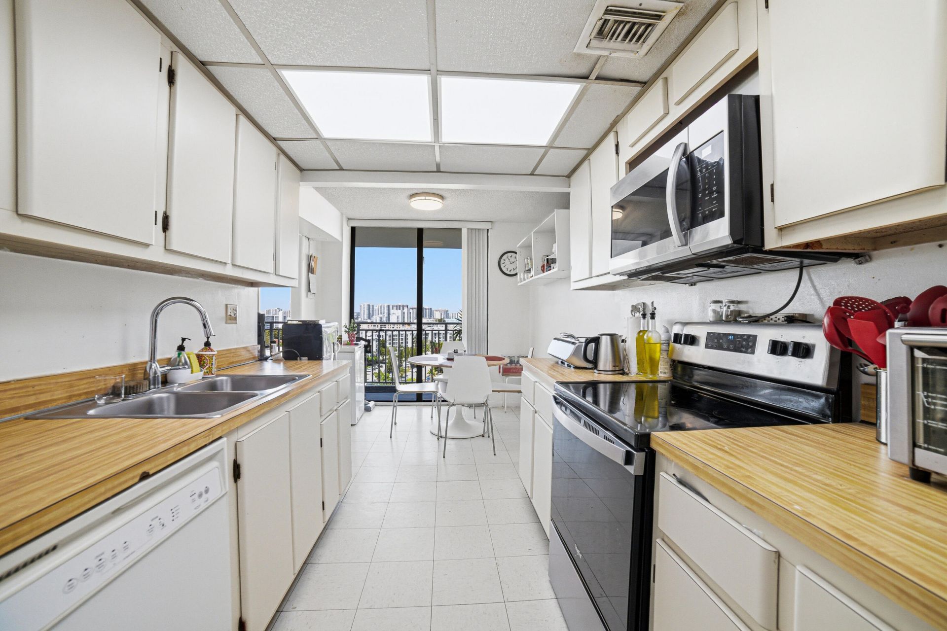 210 174th Street, Unit 1110, Sunny Isles Beach, FL 33160 Photo