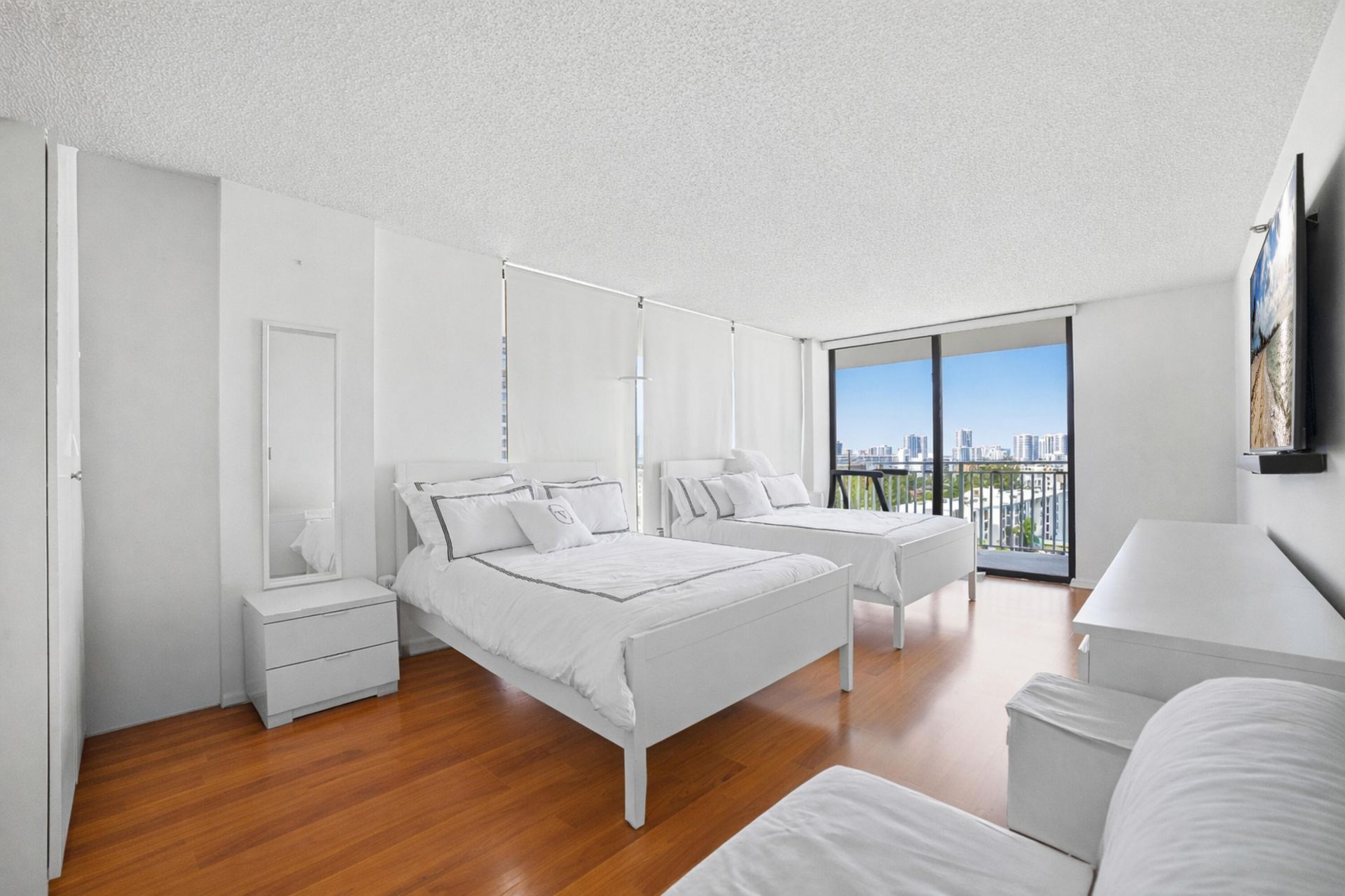 210 174th Street, Unit 1110, Sunny Isles Beach, FL 33160 Photo