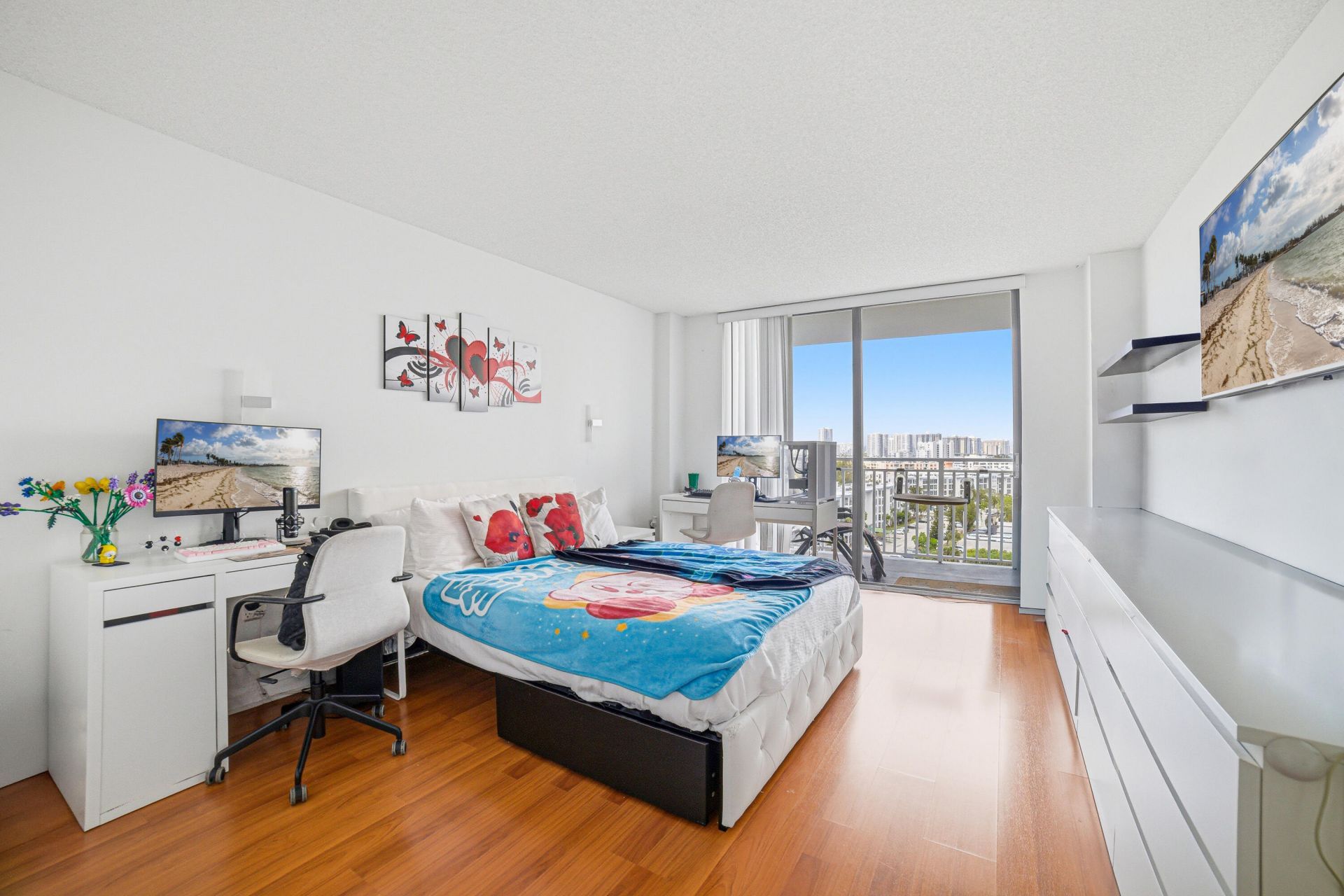 210 174th Street, Unit 1110, Sunny Isles Beach, FL 33160 Photo