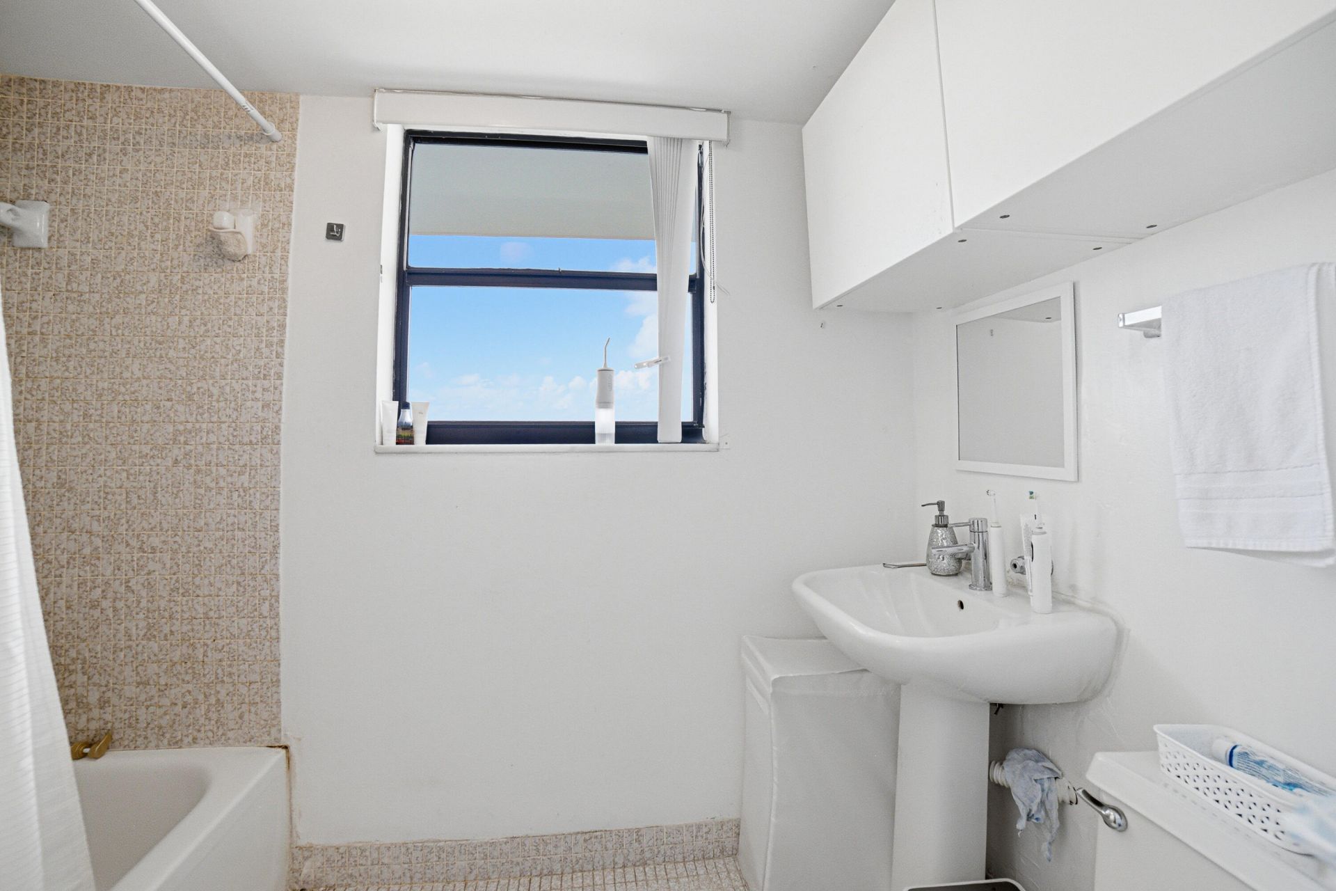 210 174th Street, Unit 1110, Sunny Isles Beach, FL 33160 Photo