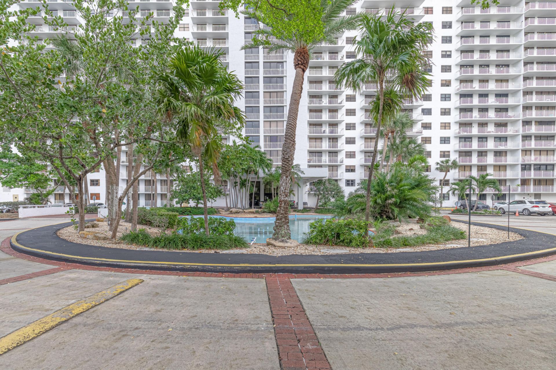 210 174th Street, Unit 1110, Sunny Isles Beach, FL 33160 Photo