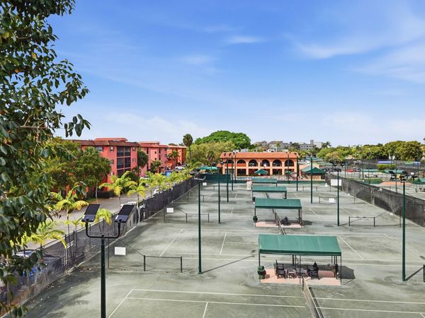 630 Tennis Club Drive, Unit 404, Fort Lauderdale, FL 33311