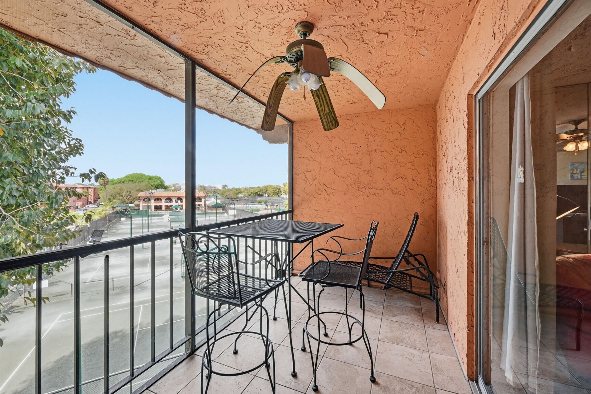 630 Tennis Club Drive, Unit 404, Fort Lauderdale, FL 33311 Photo