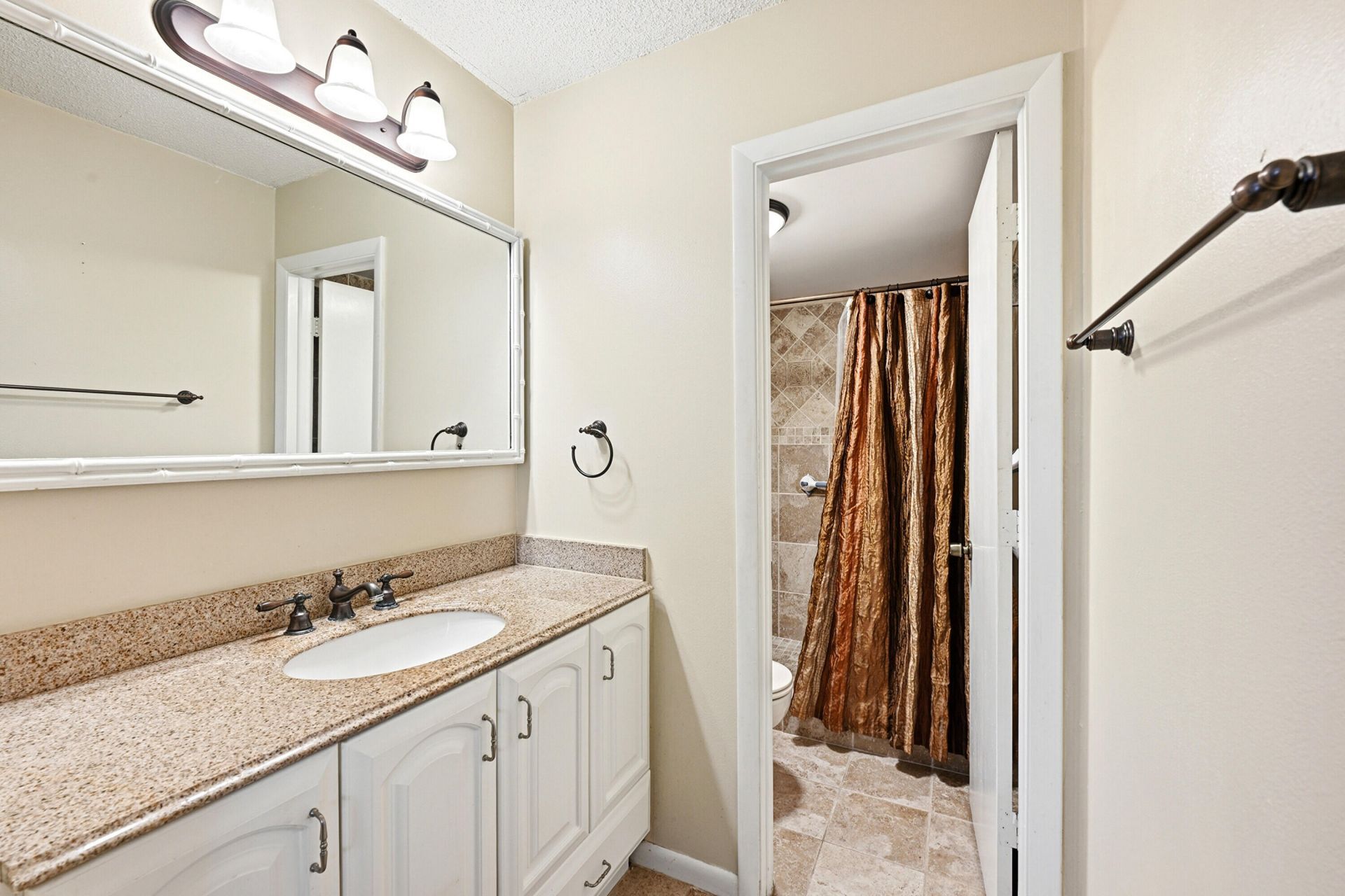 630 Tennis Club Drive, Unit 404, Fort Lauderdale, FL 33311 Photo