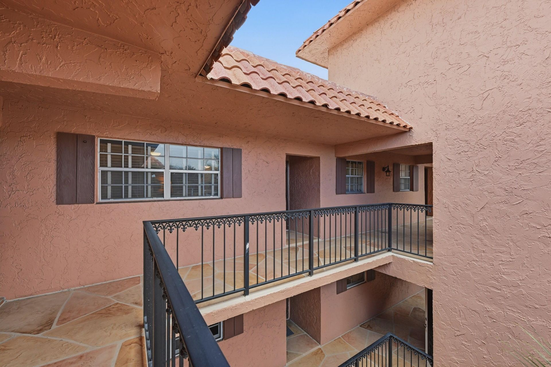 630 Tennis Club Drive, Unit 404, Fort Lauderdale, FL 33311 Photo