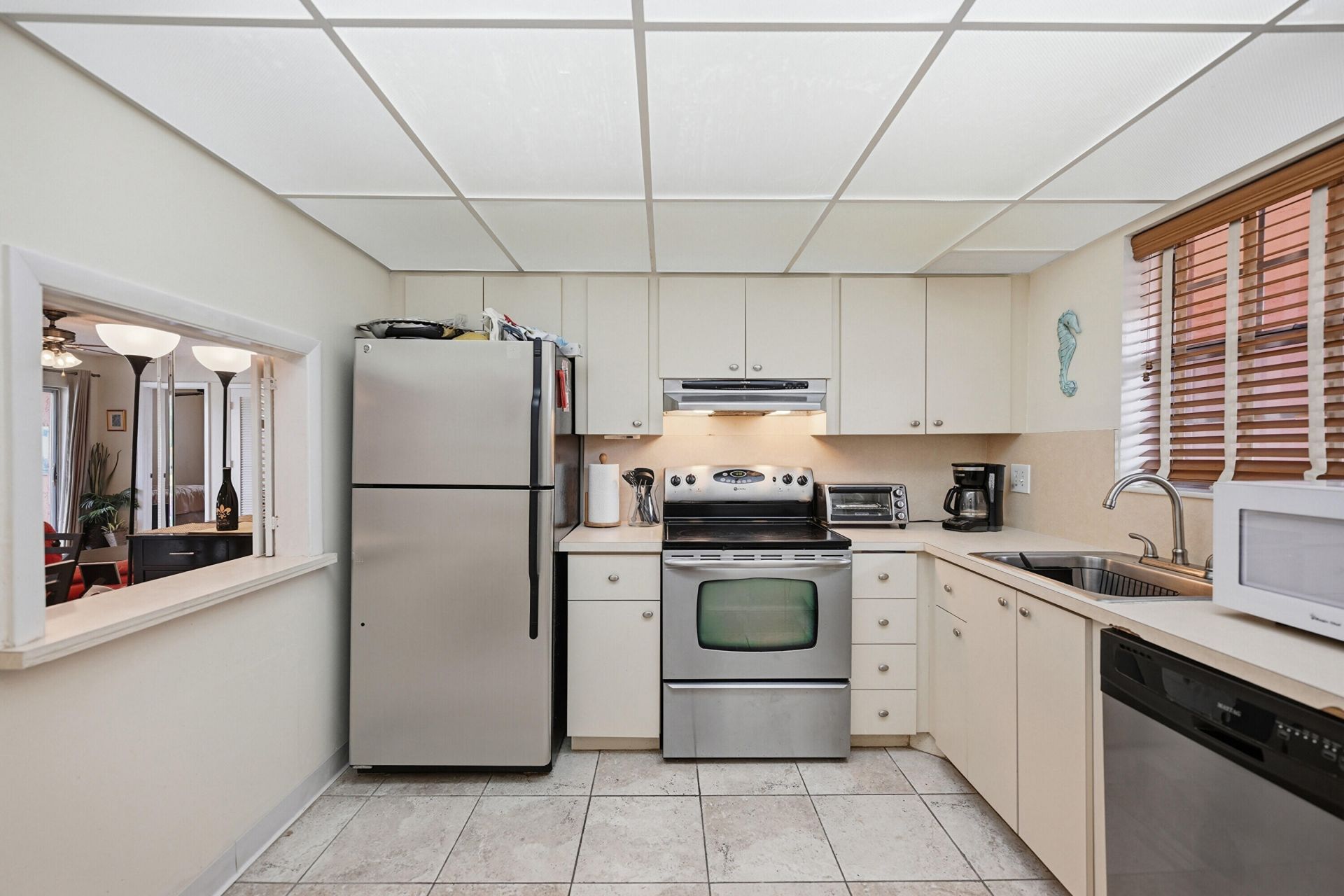 630 Tennis Club Drive, Unit 404, Fort Lauderdale, FL 33311 Photo