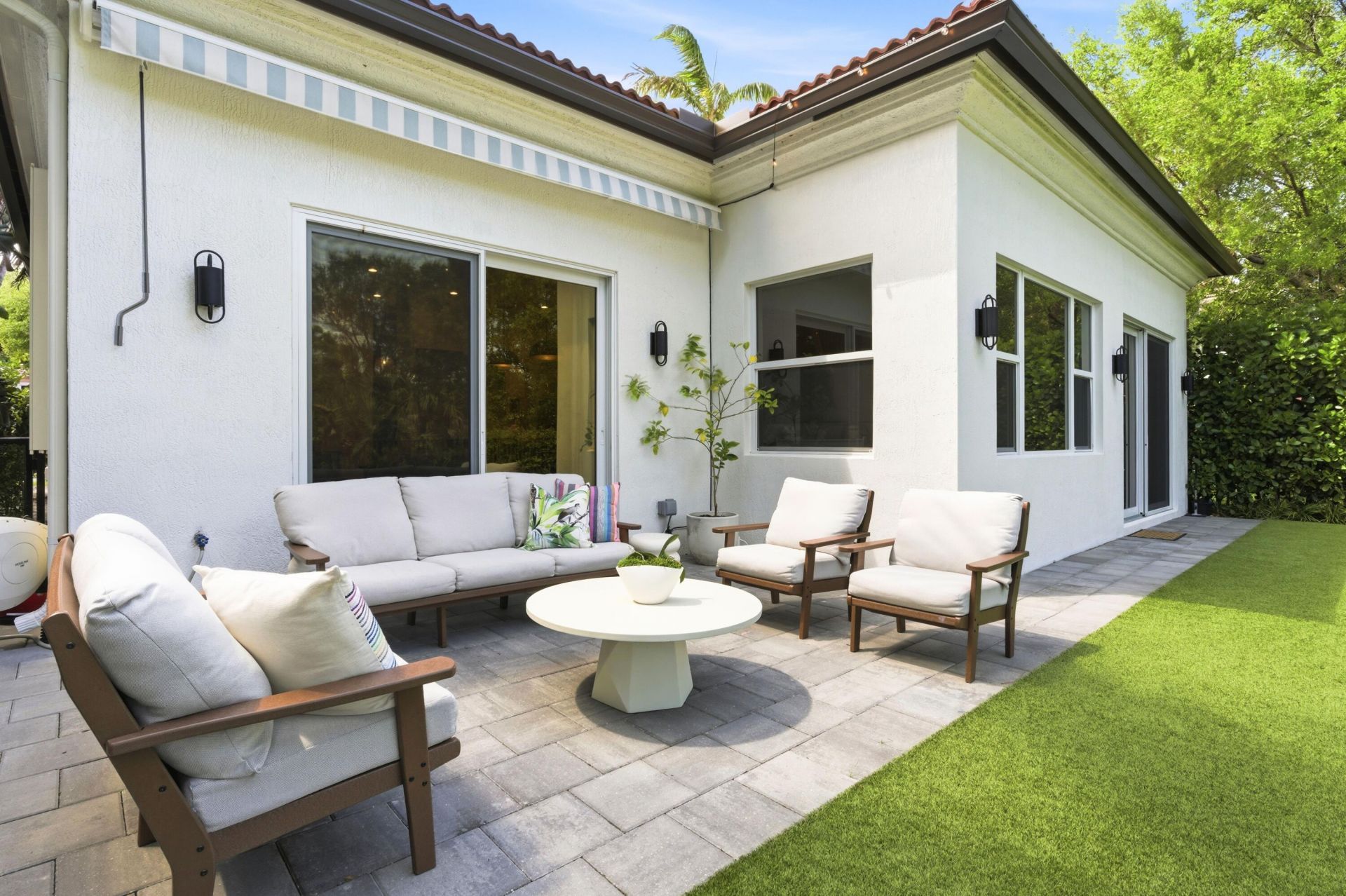 943 Mill Creek Drive, Palm Beach Gardens, FL 33410 Photo