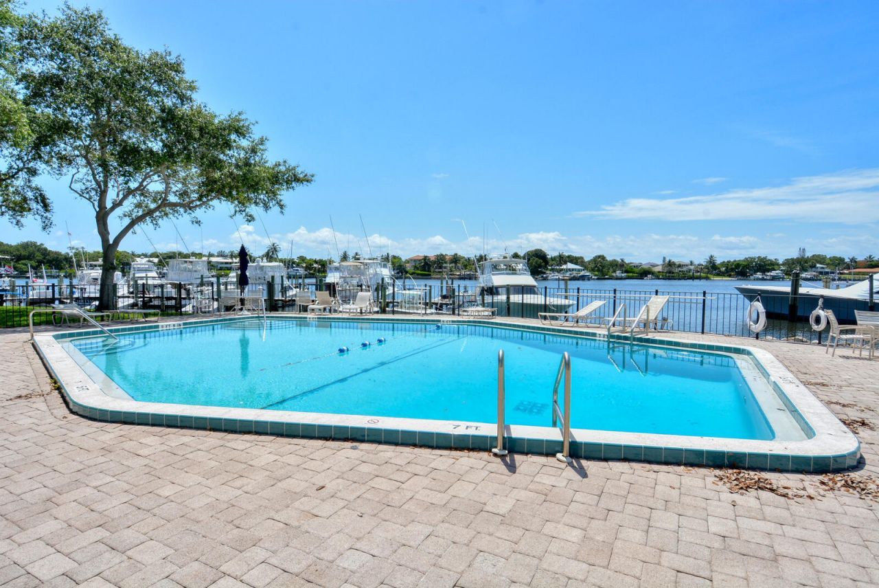 3901 SE Saint Lucie Boulevard, Unit B-13, Stuart, FL 34997 Photo