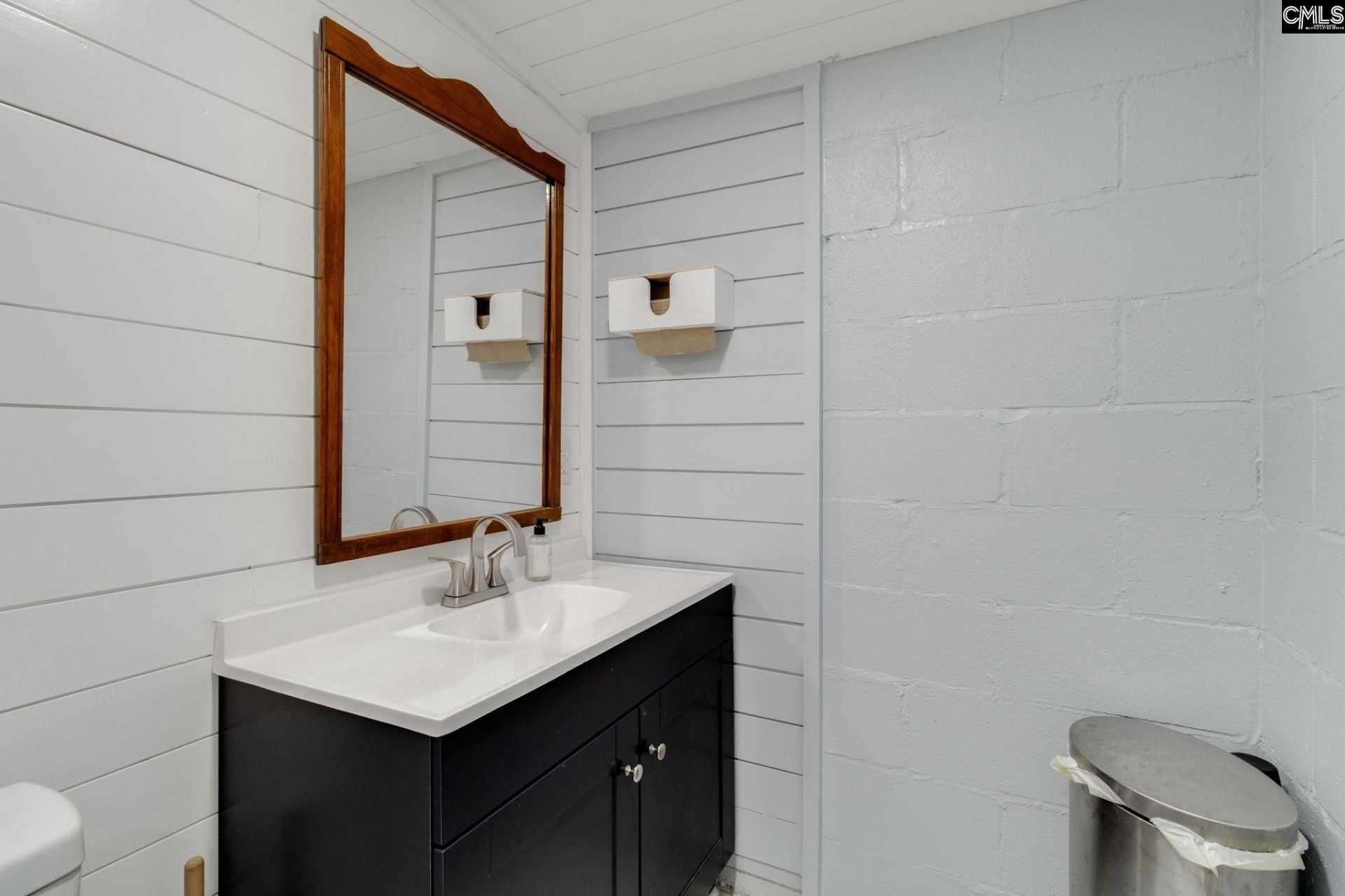 1051 21 Us Highway  Photo 18