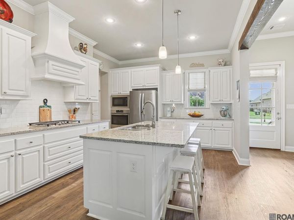 16035 Greycliff Ave, Pride, LA 70770