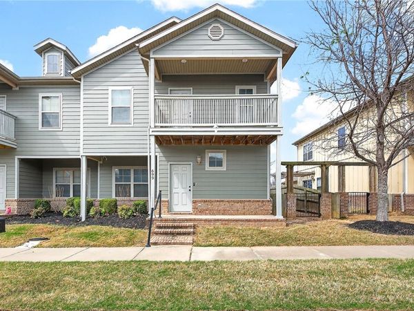 699 N Wordsworth Lane , Fayetteville, AR 72704