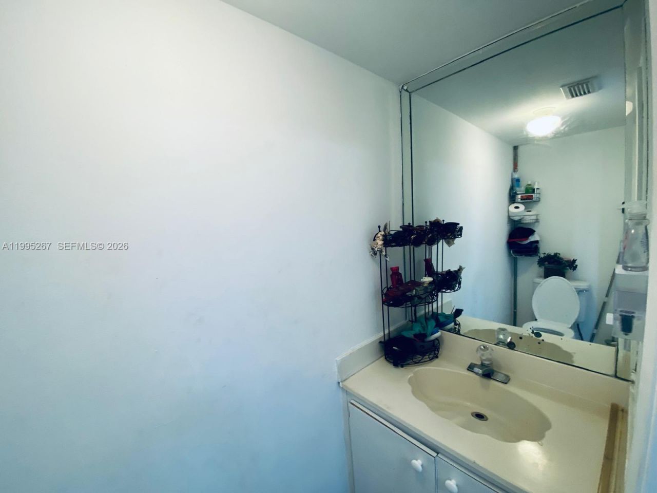 3021 W 76th St , Unit C-203, Hialeah, FL 33018 Photo