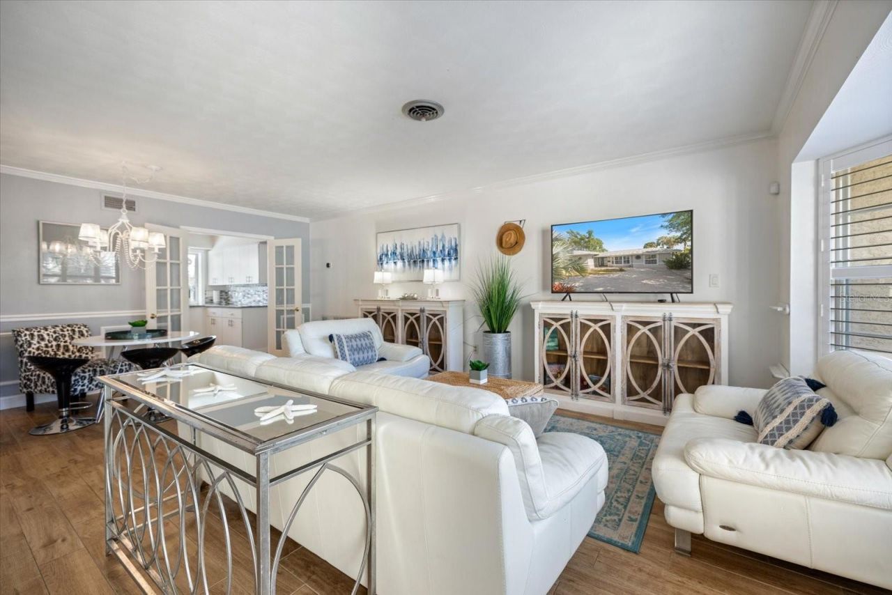 117 Aurora Street E, Venice, FL 34285 Photo