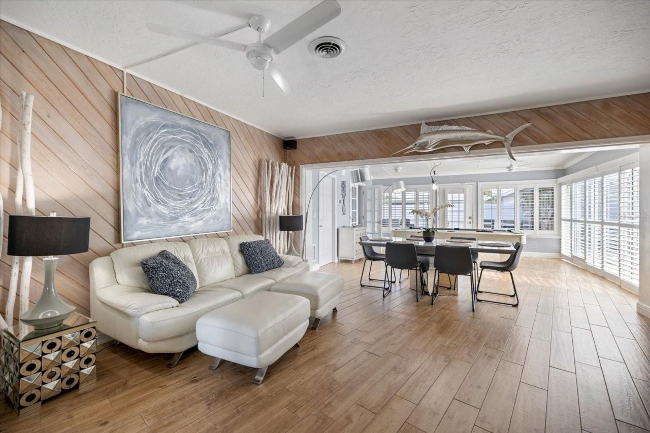 117 Aurora Street E, Venice, FL 34285 Photo