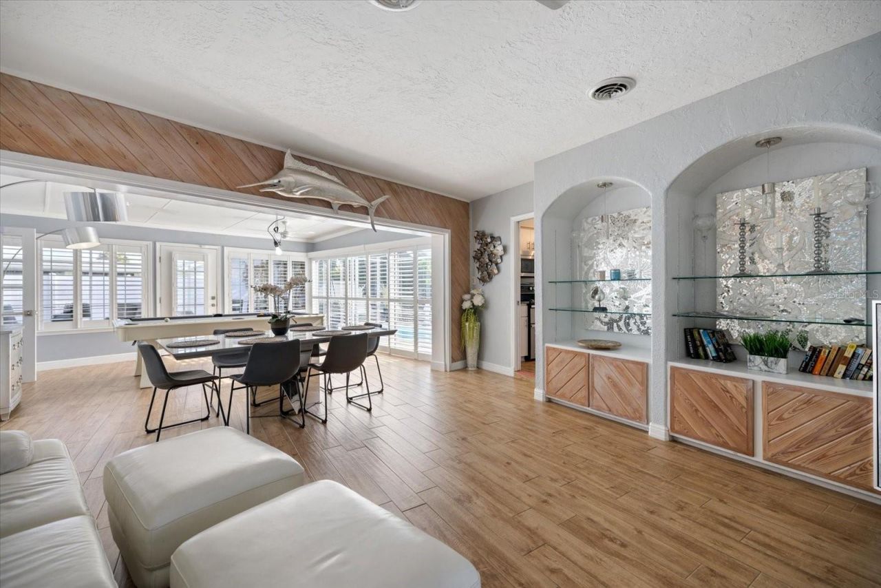 117 Aurora Street E, Venice, FL 34285 Photo