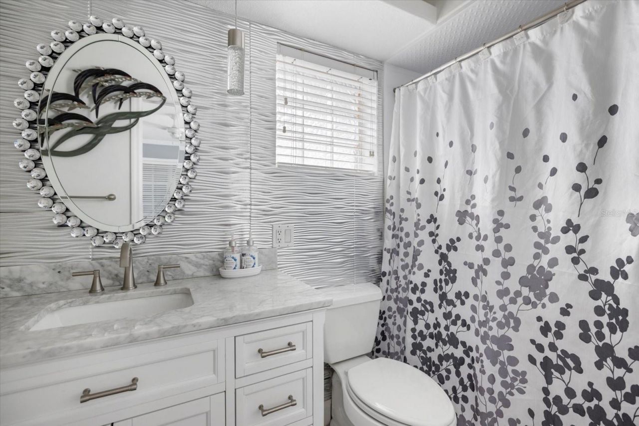 117 Aurora Street E, Venice, FL 34285 Photo