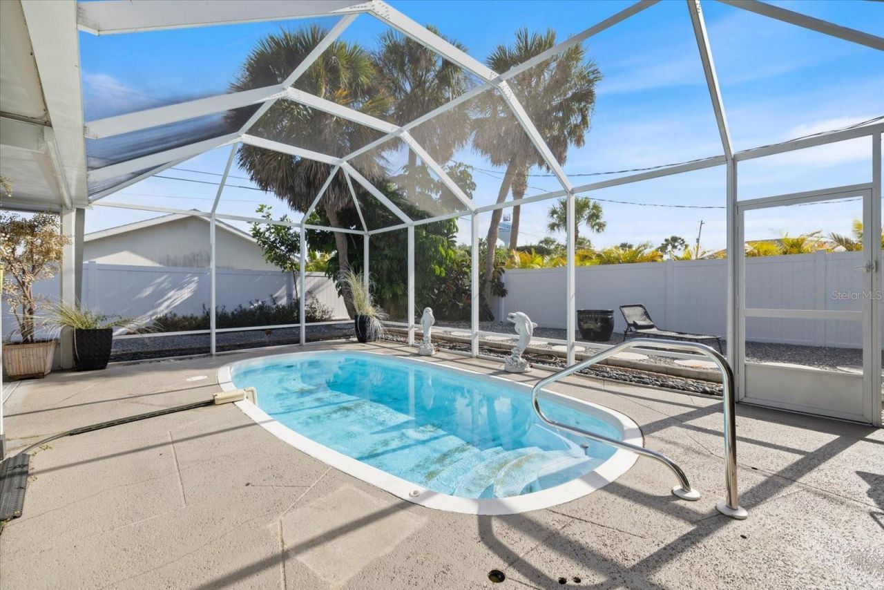 117 Aurora Street E, Venice, FL 34285 Photo