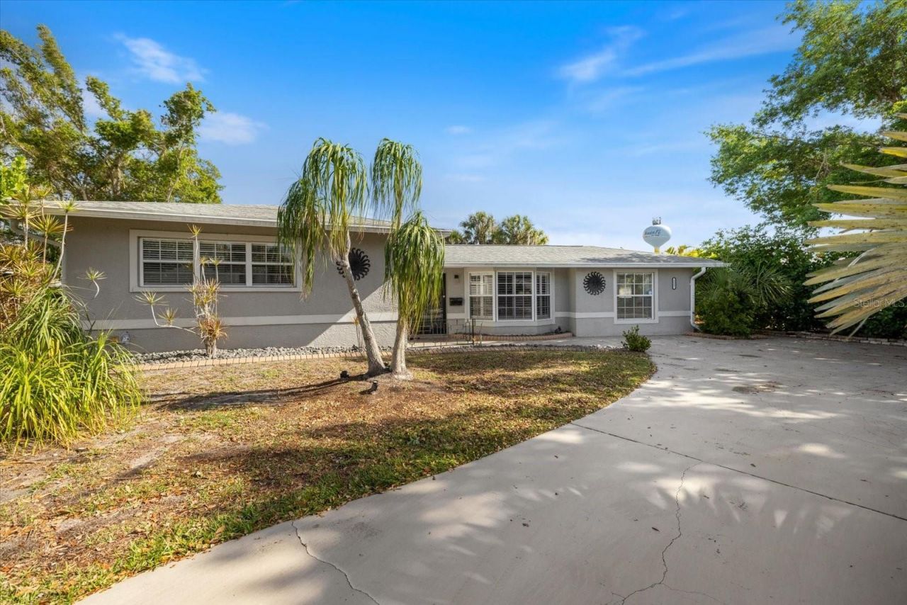 117 Aurora Street E, Venice, FL 34285 Photo