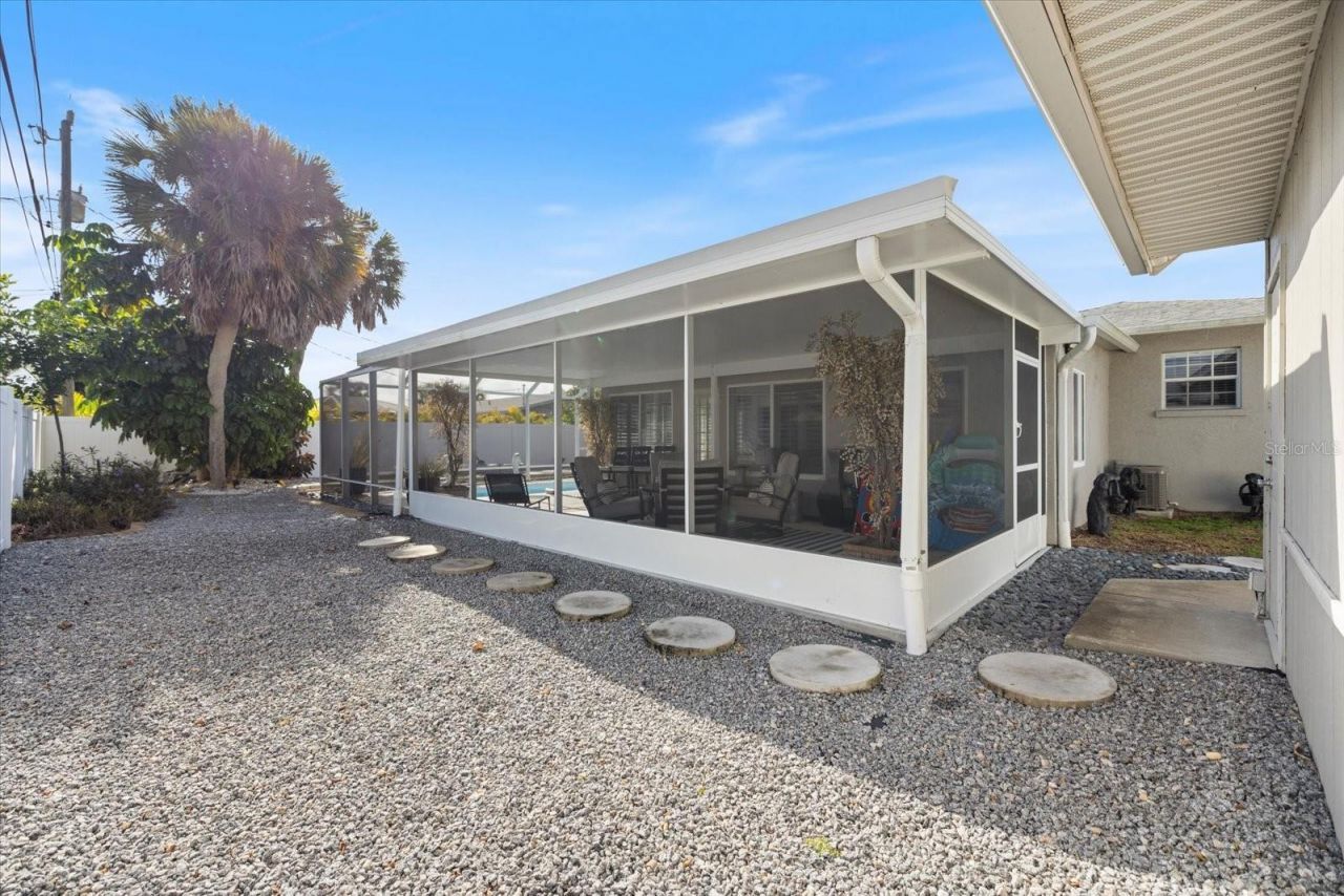 117 Aurora Street E, Venice, FL 34285 Photo