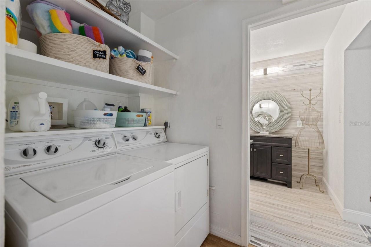 117 Aurora Street E, Venice, FL 34285 Photo