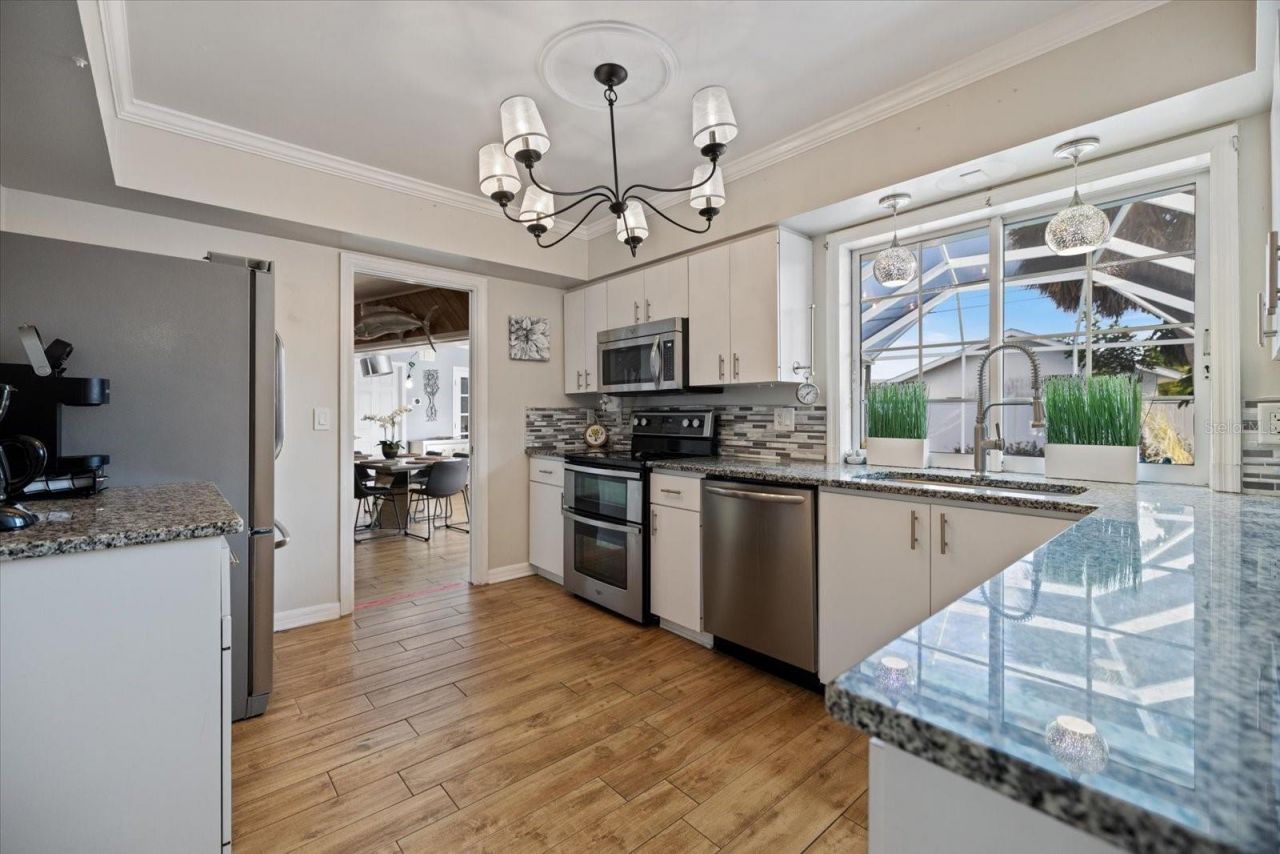 117 Aurora Street E, Venice, FL 34285 Photo