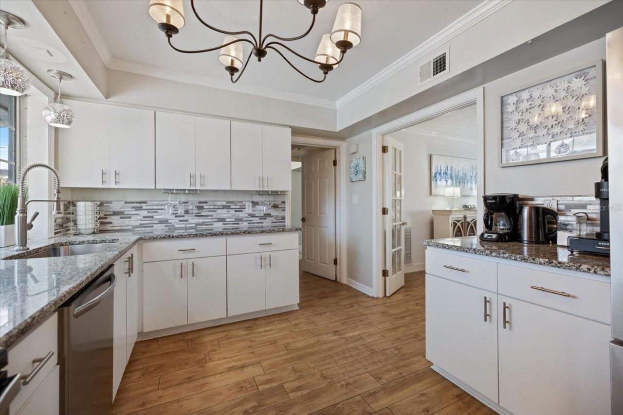 117 Aurora Street E, Venice, FL 34285 Photo