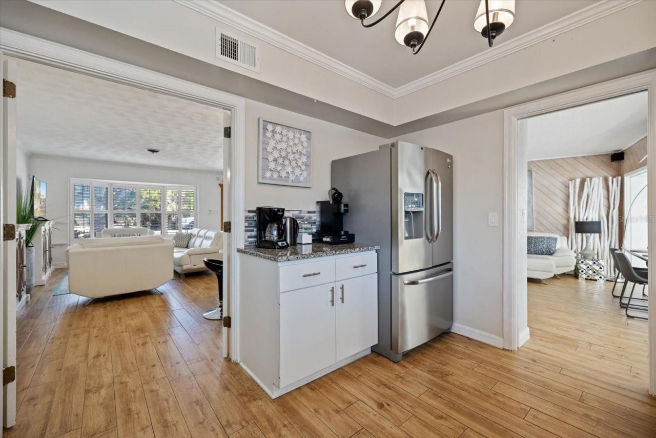 117 Aurora Street E, Venice, FL 34285 Photo