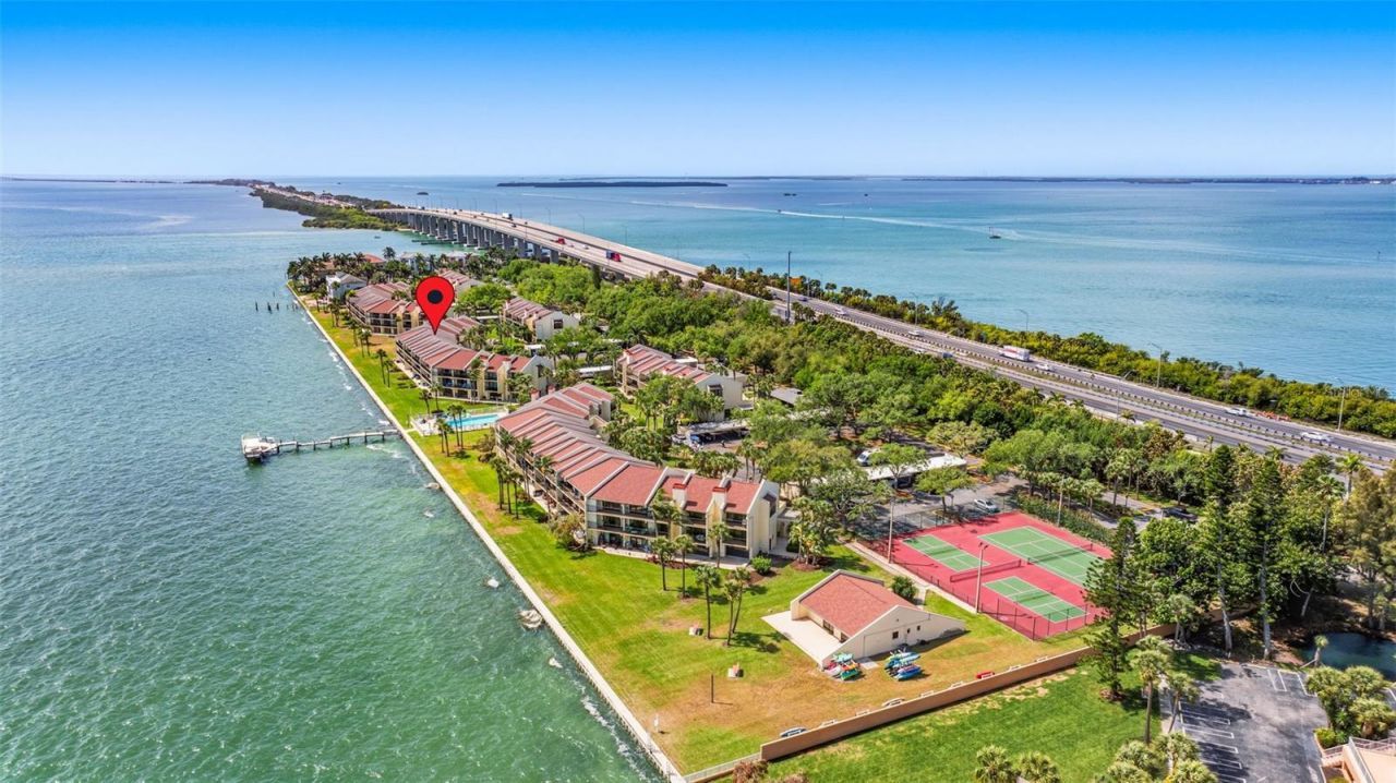 7520 Sunshine Skyway Lane S, Unit T22, Saint Petersburg, FL 33711 Photo