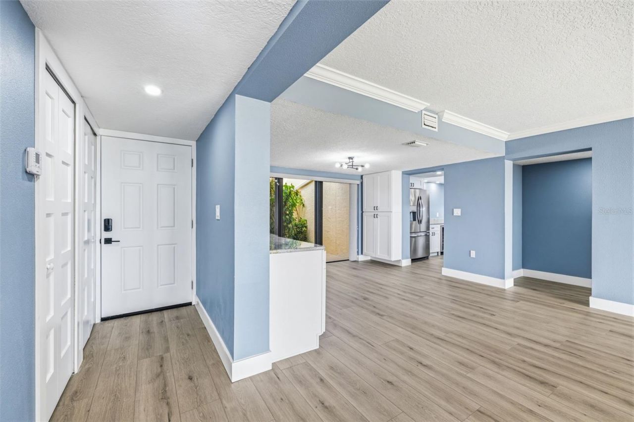 7520 Sunshine Skyway Lane S, Unit T22, Saint Petersburg, FL 33711 Photo